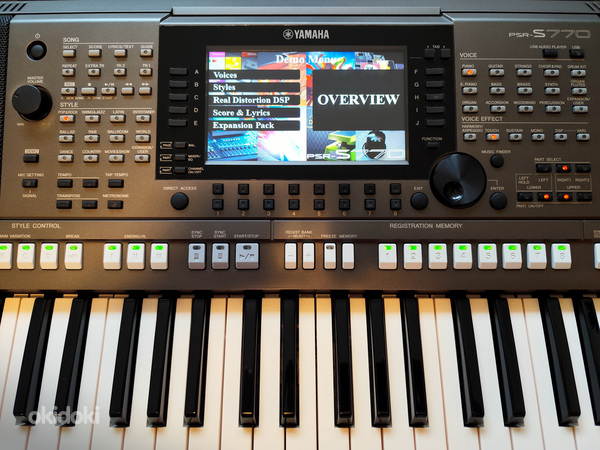 YAMAHA PSR S - 770