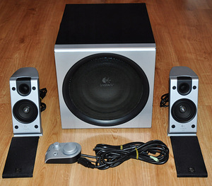 Kodune subwoofer ja kõlarid (3 foto / 3)