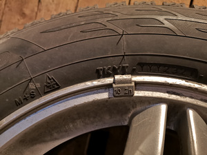 Naastrehvid Talverehvid 205/70/15 Yokohama Iceguard m+s (3 foto / 4)