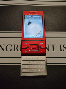 Sony Ericsson Hazel j20i (4 foto / 4)