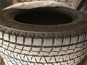 225/65R17 Bridgestone Blizzak ~8mm (2tk) maasturile (2 foto / 4)