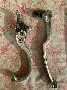 YAMAHA FAZER FZ6-N (2004) käepidemevarb (2 foto / 2)