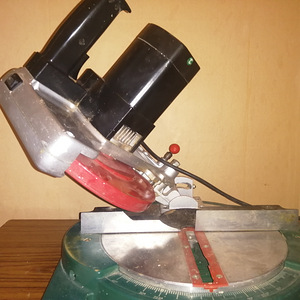 Metabo järkamissaag/nurgasaag, koos isetehtud pingiga (2 foto / 10)