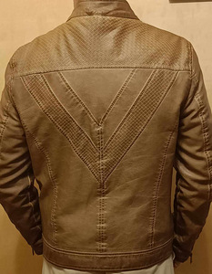 GUESS кожаная куртка (2 фото из 7)