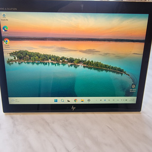 HP Elite x2 G4 13" Touch i5 8GB/256GB SSD 4G LTE Windows 11 (1 foto / 5)