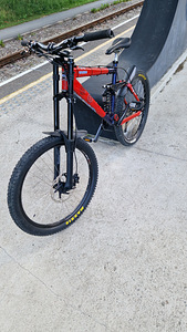 Kona DH кастомный MTB (1 фото из 3)
