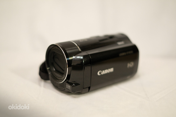 Видеокамера Canon Legria HF M506 (фото #1)