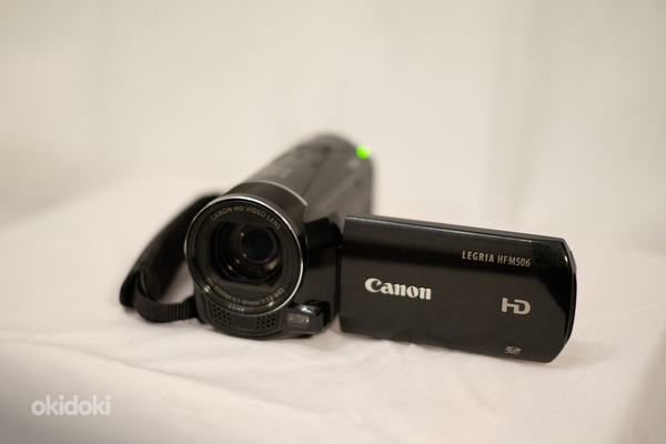 Видеокамера Canon Legria HF M506 (фото #2)