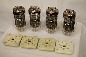 Радиолампы 6С33С, комплект из 4 штук, с панельками