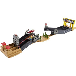 Mattel Disney Pixar Cars XRS Drag Racing mängukomplekt / (2 foto / 3)
