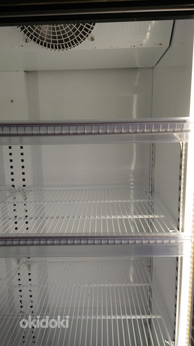 Холодильник со стеклянными дверцами (фото #5)