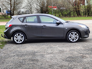 Mazda 3 (1 фото из 14)