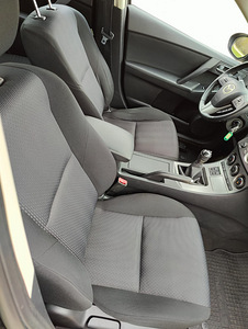 Mazda 3 (10 фото из 14)