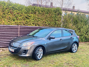 Mazda 3 (13 фото из 14)