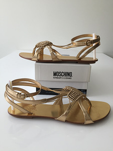 Moschino sandaalid