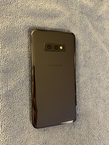 Samsung Galaxy S10e (2 foto / 2)