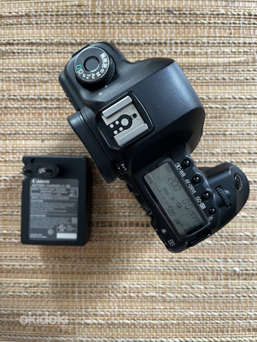 Canon EOS 5D Mark II ja Canon BG-E6 (foto #6)