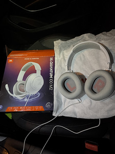 Jbl quantum 100m2 (1 foto / 2)