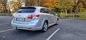 Toyota Avensis (4 foto / 9)