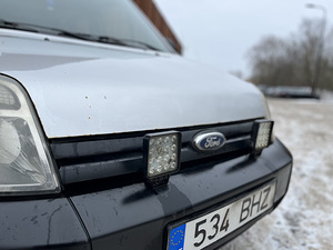 Ford tourneo connect (6 foto / 10)