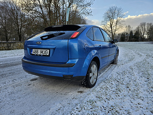 Ford Focus (регистрационный сбор оплачен) (4 фото из 6)