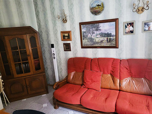Prantsuse tammepuidust diivan ja kummut tasuta (1 foto / 2)