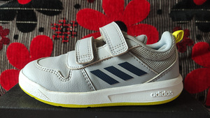 Кроссовки Adidas 26