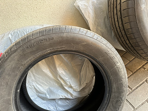 235/60 R18 (2 foto / 3)