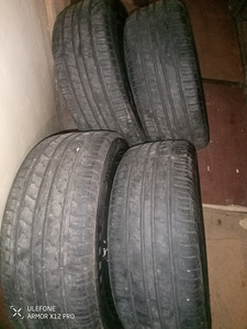 Продам летнюю резину 225/50 R17 протектор 5 мм (1 фото из 4)