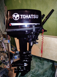 Продам лодочный мотор Tohatsu 9,8 2T (1 фото из 6)