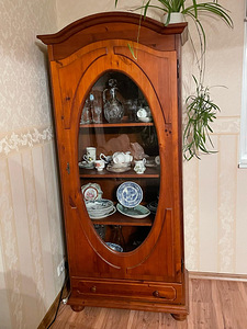 Витрина с подсветкой (1 фото из 3)