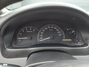 Toyota Avensis Verso 2.0 dis 85kw manual (7 foto / 9)