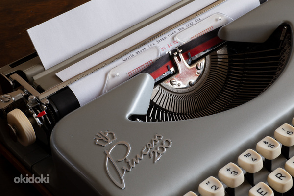 1953. Привлекательная пишущая машинка Пишущая машинка Prince (фото #4)