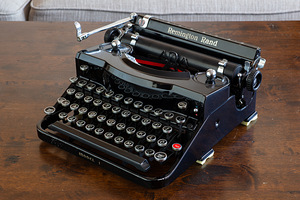 1936 г. американская пишущая машинка Remington Rand Model 1 (2 фото из 5)
