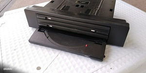 Kia Sorento CD boks (2 foto / 2)