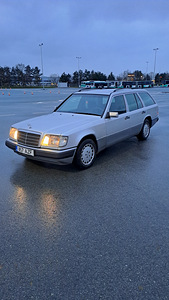 Mercedes-Benz E 2.5 D (1 foto / 11)
