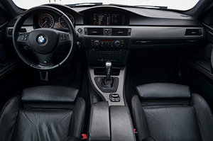 М: BMW 320 M-Package xDrive 2.0 R4 120 кВт (12 фото из 15)