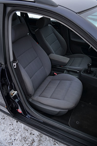 M/V: Audi A4 Avant 1.8T 110kw Quattro (15 foto / 15)