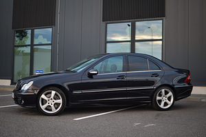 M: Mercedes-Benz C 320 Avantgarde 3.0 165kW (4 foto / 14)