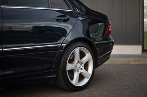 M: Mercedes-Benz C 320 Avantgarde 3.0 165kW (8 foto / 14)