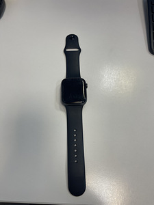 Apple Watch 5 44mm 32GB (1 foto / 2)