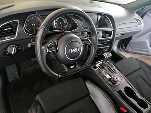 Audi A4 S-Line продам (11 фото из 15)