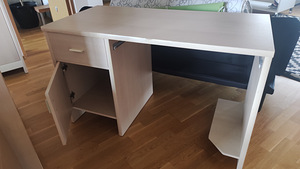 Arvutilaud-töölaud ja kogu toa sisustus (10 foto / 10)
