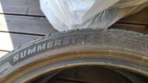 Продам 4 шины 235/35R19 (10 фото из 10)