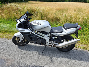 Aprilia sl 1000 falco v2 (2 foto / 3)