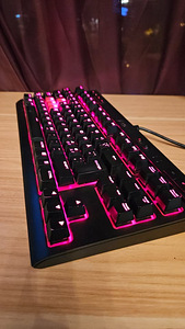 Corsair K63 mehaaniline klaviatuur red switch (3 foto / 4)