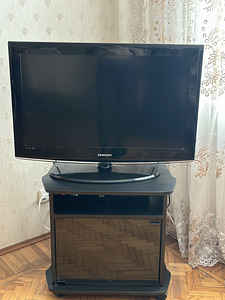 Телевизор Samsung + тумба (по желанию) (2 фото из 4)