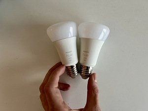 Philips Hue lambid E27, kaks tükki (2 foto / 2)