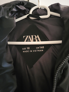 Zara куртка для девочки подростка