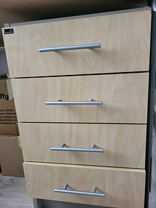Kirjutuslaud 168 × 68 cm sahtliboksiga (3 foto / 3)